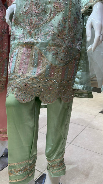 SPECIAL OFFER NEW Trouser Suits 576