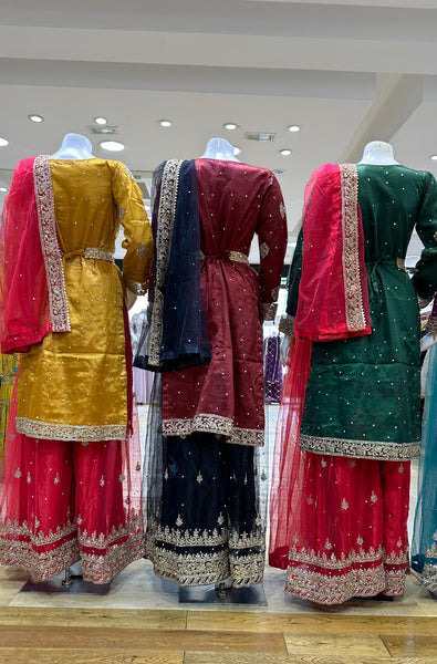 Mehndi Design Palazzo Suits 182