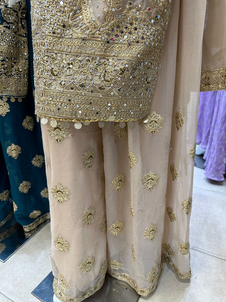 SPECIAL OFFER NEW Palazzo Suit 705